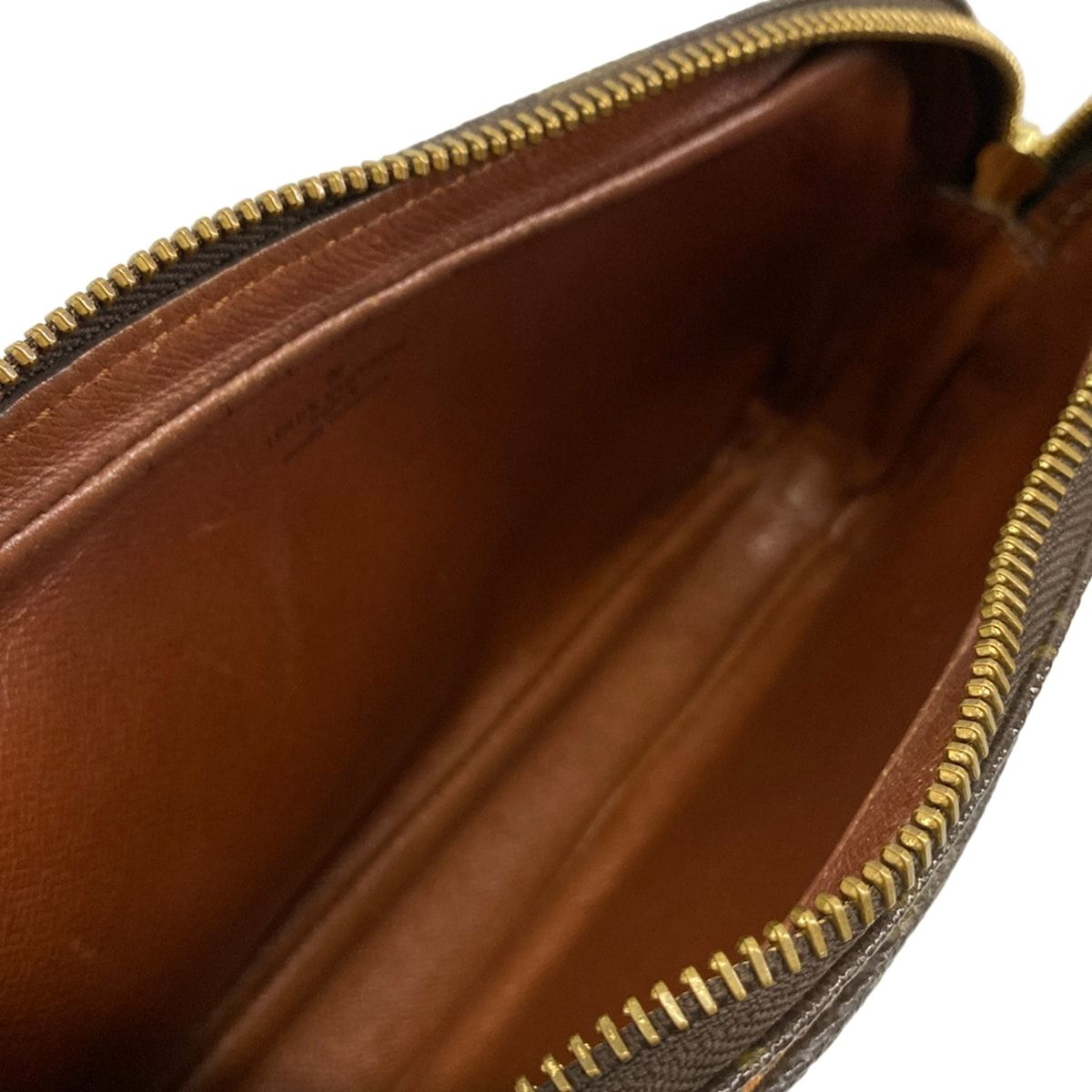 https://assets.mercari-shops-static.com/-/large/plain/2JXZ2JDSme38RaNKLSv9tX.jpg@jpg