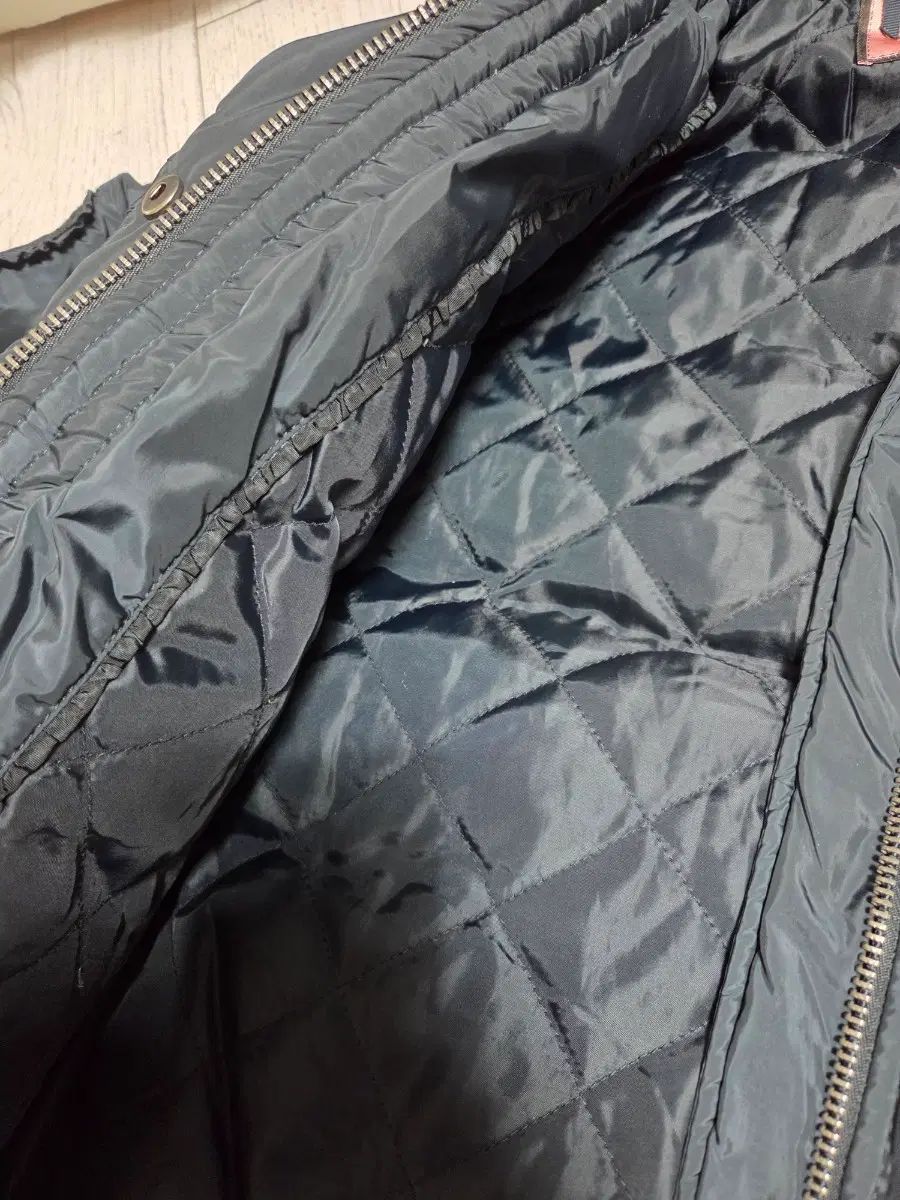 https://assets.mercari-shops-static.com/-/large/plain/2JXZWHu2eBryqfk4XFYN8c.webp@jpg
