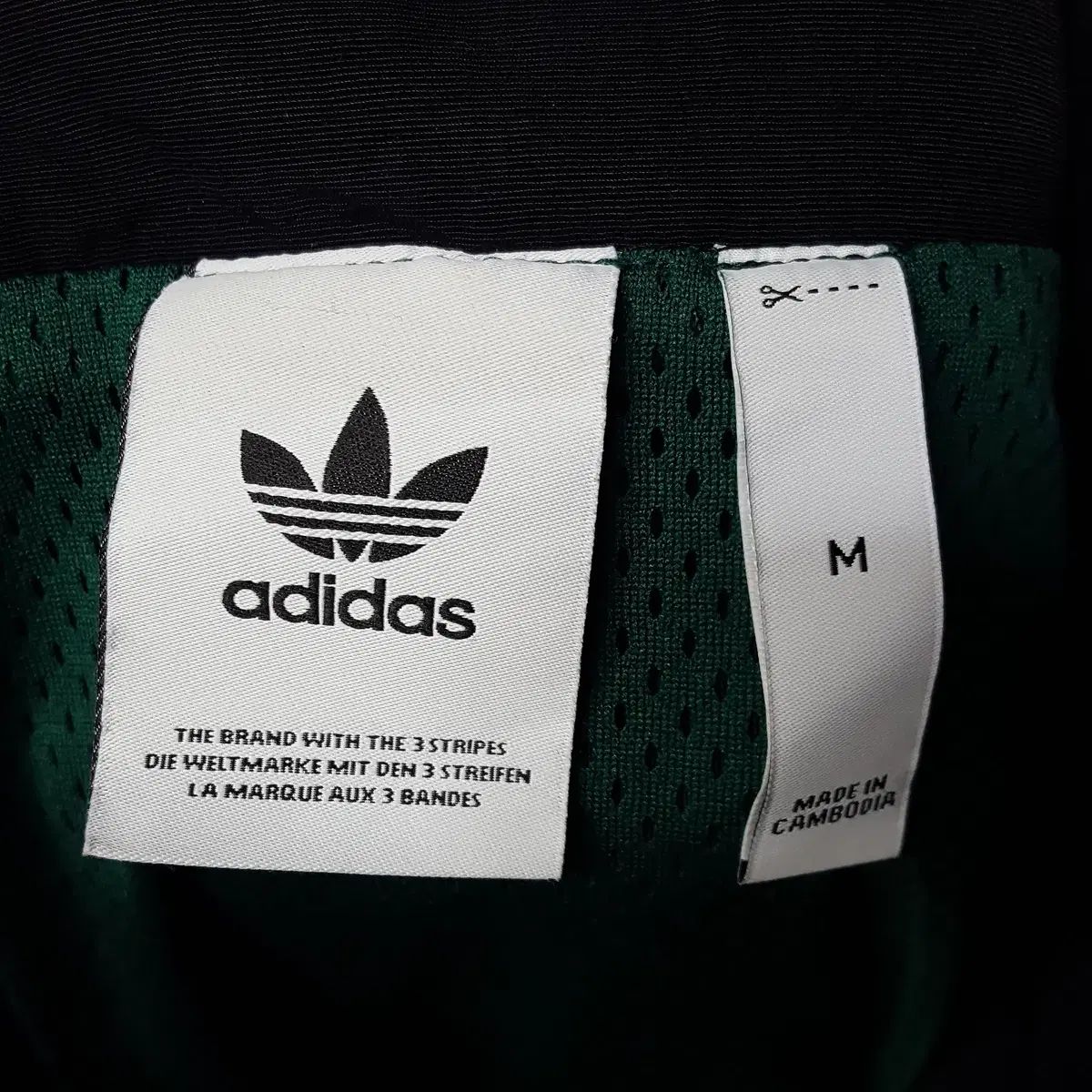 https://assets.mercari-shops-static.com/-/large/plain/2JXZj9pCwyxWEdyjNgL8N2.webp@jpg