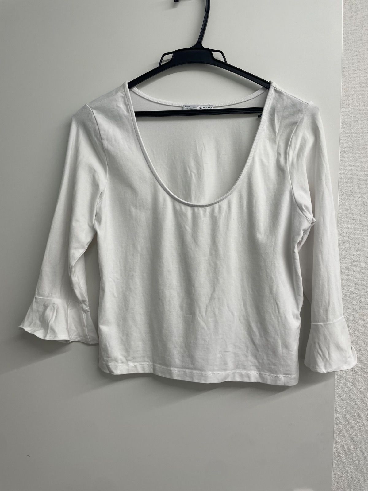 https://assets.mercari-shops-static.com/-/large/plain/2JXaGFQzja39SNuzmK5C6e.jpg@jpg