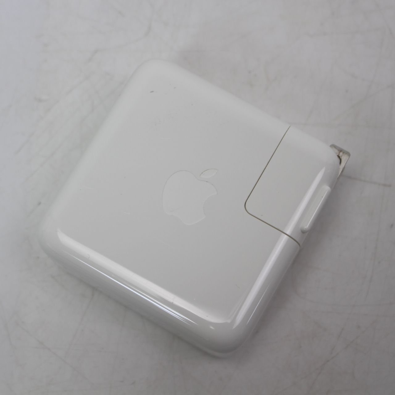 Apple 70W USB-C 電源アダプタ A2743 美品 - メルカリ