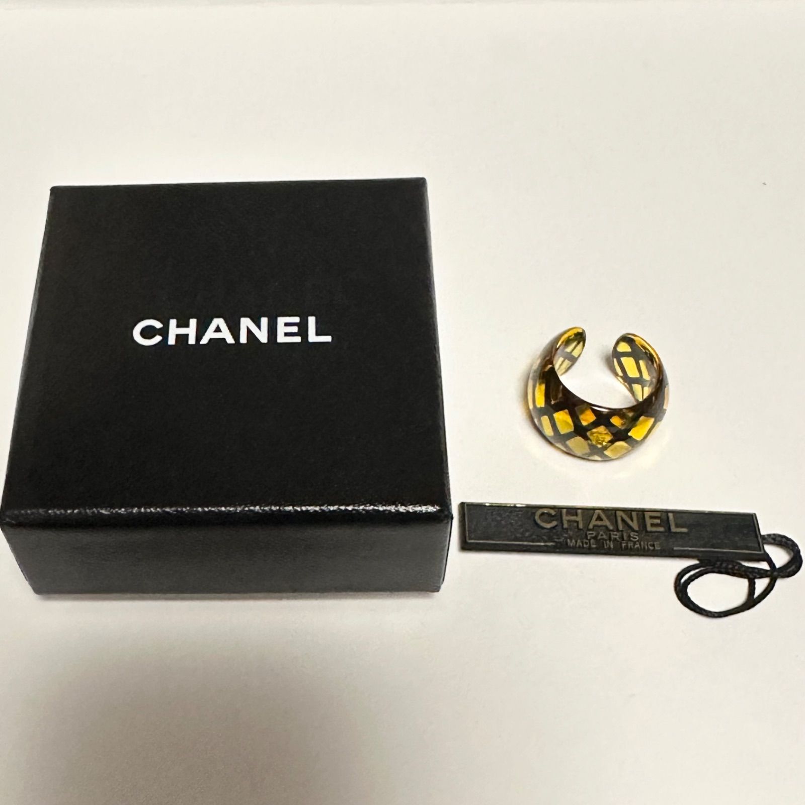 https://assets.mercari-shops-static.com/-/large/plain/2JXaocpR8EuVdd9A6n9Qyw.jpg@jpg