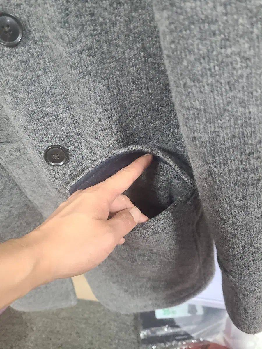 https://assets.mercari-shops-static.com/-/large/plain/2JXasyinXdVHyuHdTmT6iM.webp@jpg