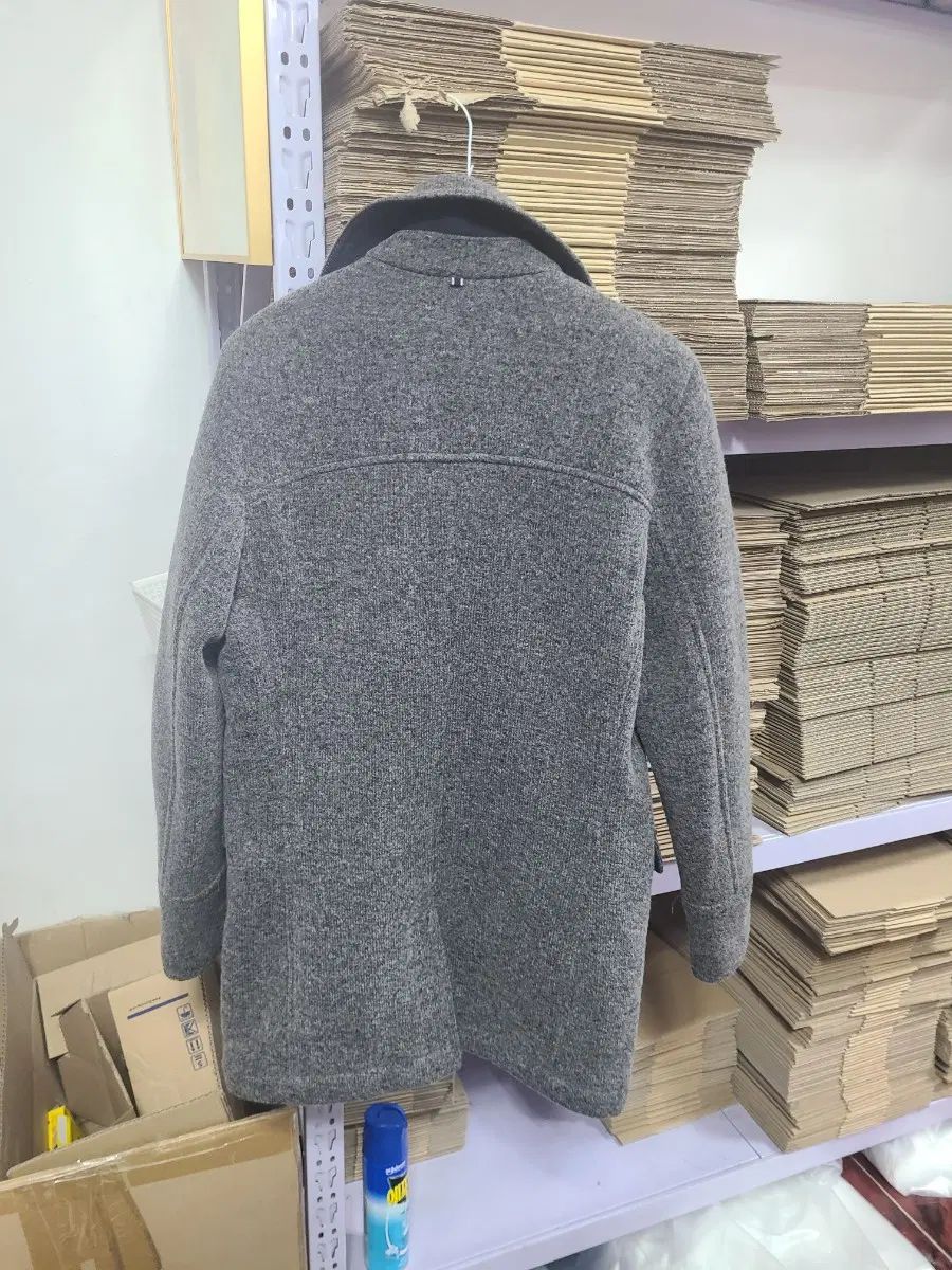 https://assets.mercari-shops-static.com/-/large/plain/2JXasyirwqWe3WeDQ4PoMd.webp@jpg