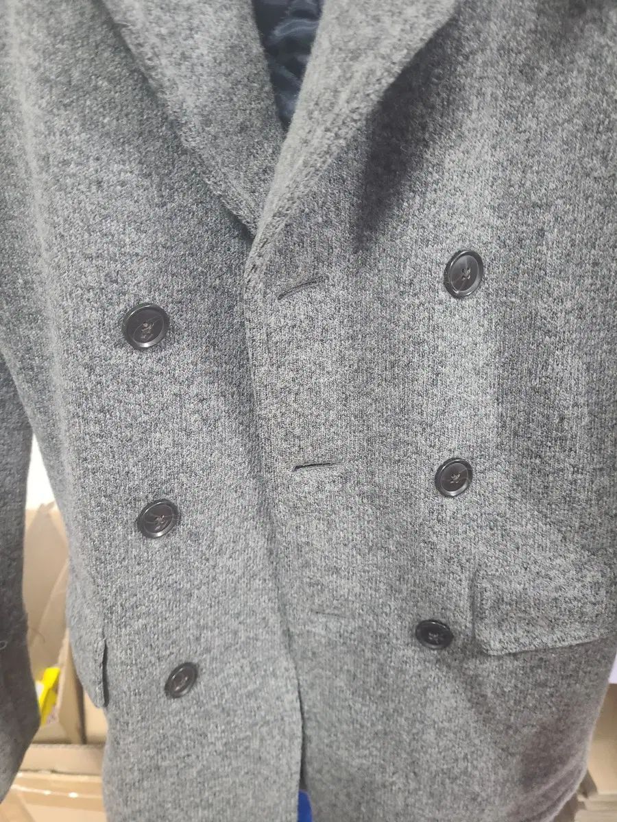 https://assets.mercari-shops-static.com/-/large/plain/2JXasyiw59QDGdTuW4dTKr.webp@jpg