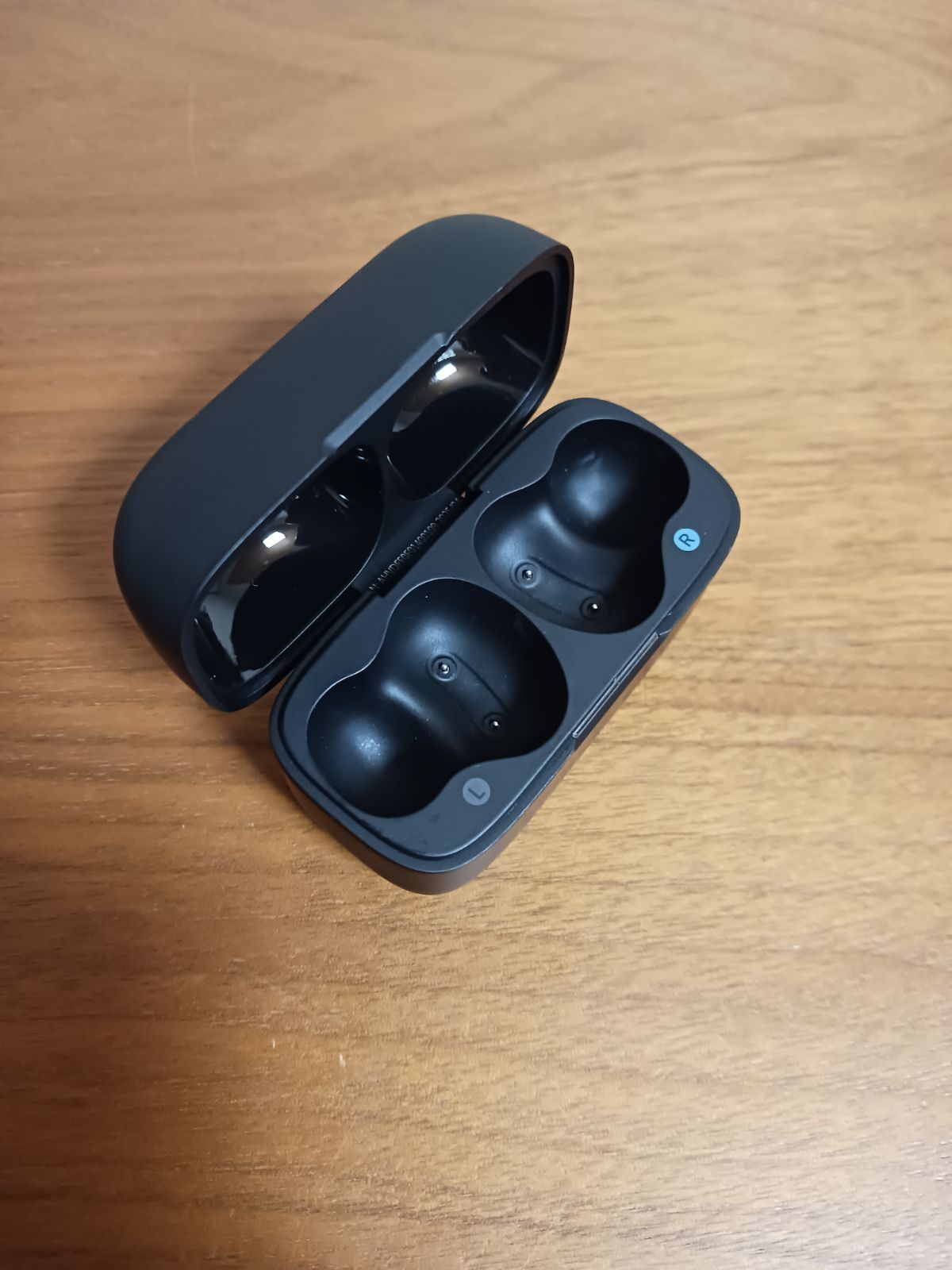 Anker Soundcore AeroClip 充電ケースのみ ブラック - メルカリ