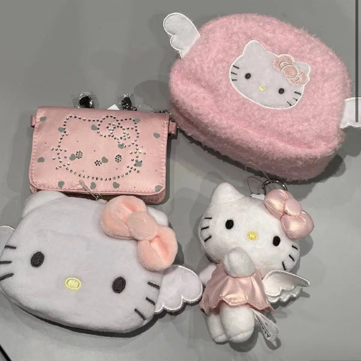 Aland Japan) -未開封- ハローキティ カードウォレット - メルカリ