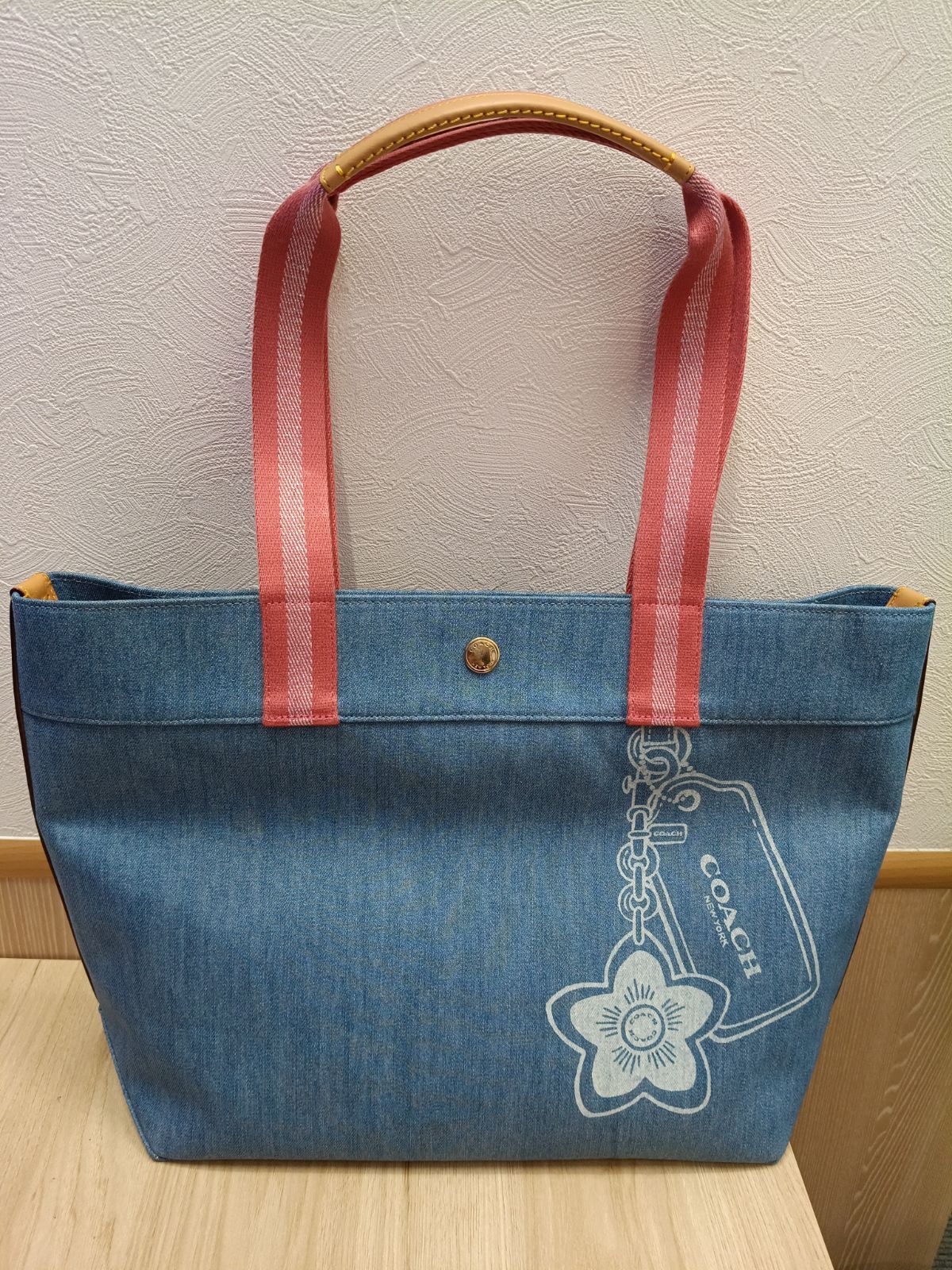 ​【美品】COACH コーチ デニム トートバッグ フラワー プリント ピンクハンドル