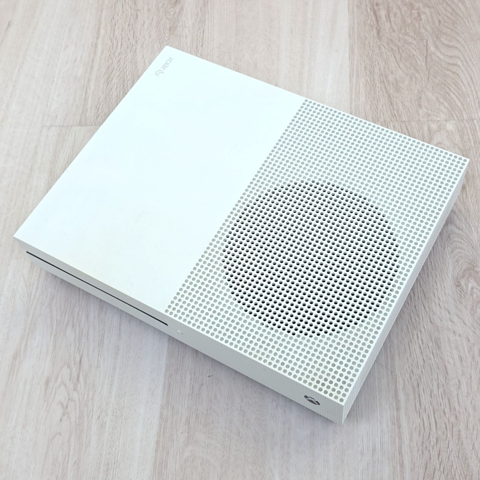Microsoft Xbox One S 500GB 本体 (Model 1681) 訳あり 黄ばみ有