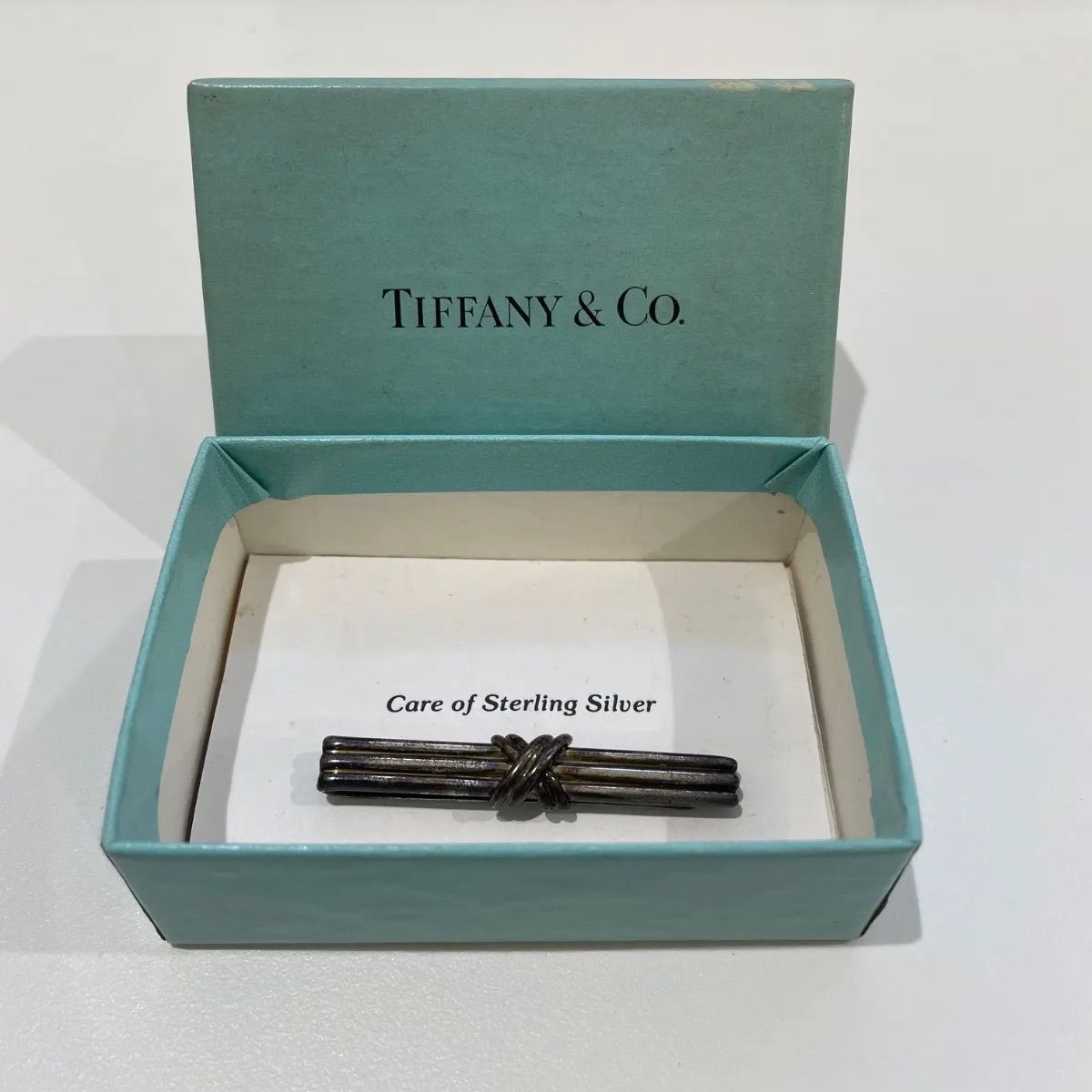 TIFFANY & Co.(ティファニー) シグネチャークロス ネクタイピン - メルカリ