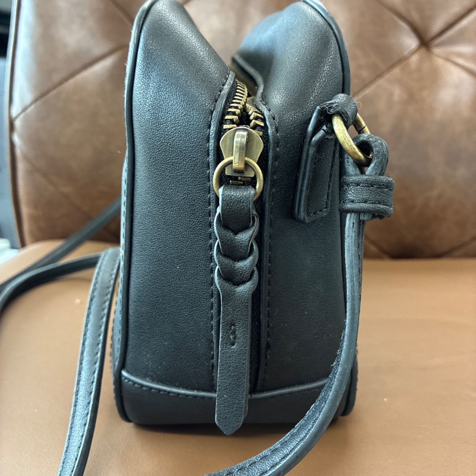 https://assets.mercari-shops-static.com/-/large/plain/2JXd6qttkjyBDQAVboGZmu.jpg@jpg