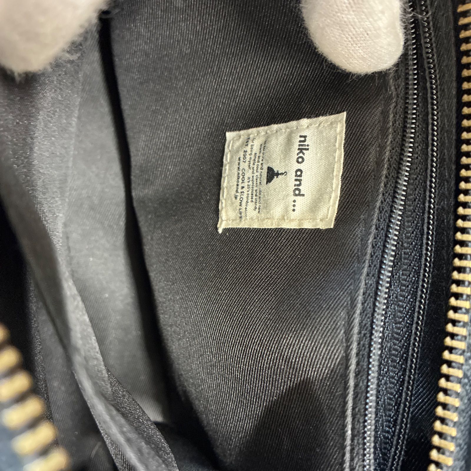 https://assets.mercari-shops-static.com/-/large/plain/2JXd6qw8JdT2FEugQgT9Jw.jpg@jpg
