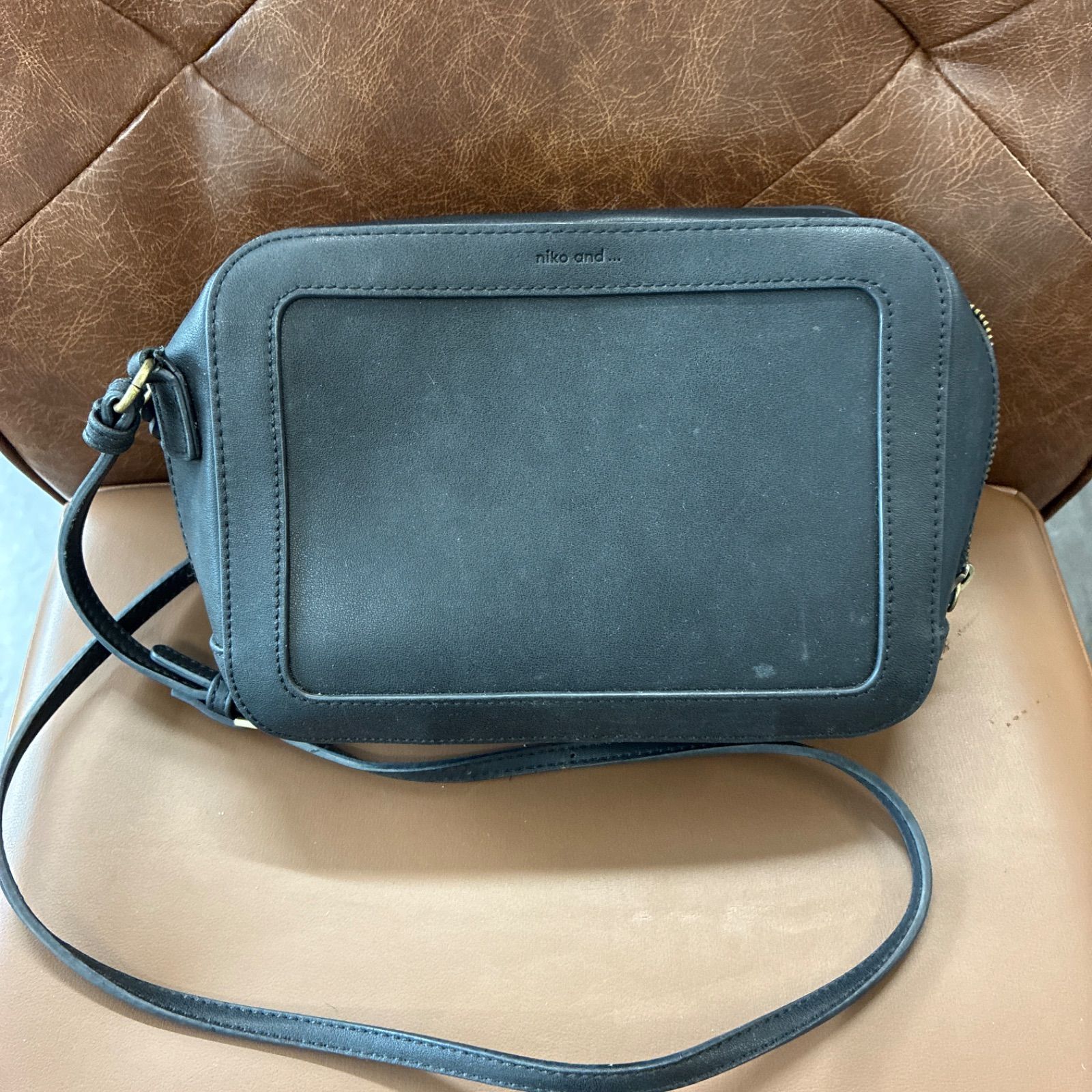 https://assets.mercari-shops-static.com/-/large/plain/2JXd6qxnWD53b68qWEEBKU.jpg@jpg