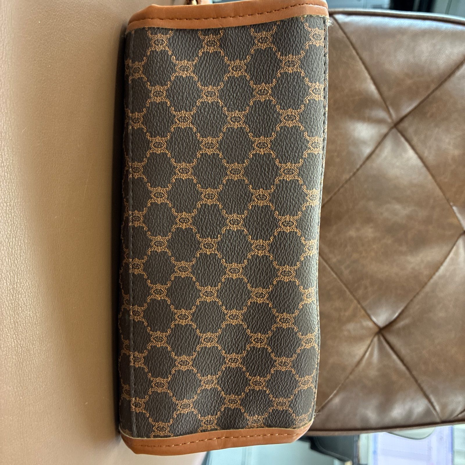 https://assets.mercari-shops-static.com/-/large/plain/2JXd6qy9kv2kU9wVcRkbkk.jpg@jpg
