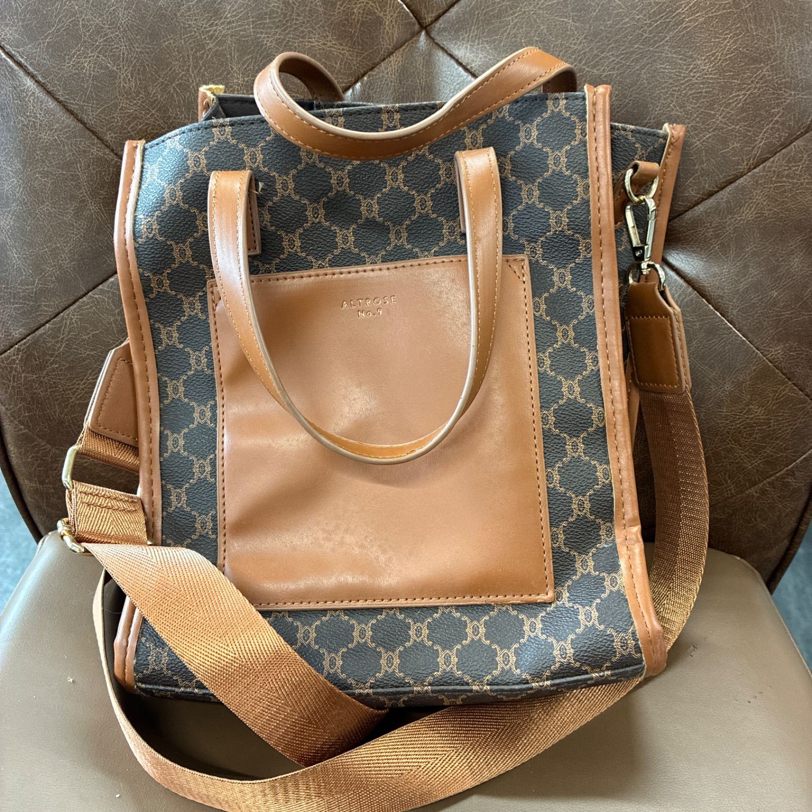 https://assets.mercari-shops-static.com/-/large/plain/2JXd6qyFTRchyUdbLkNUEJ.jpg@jpg