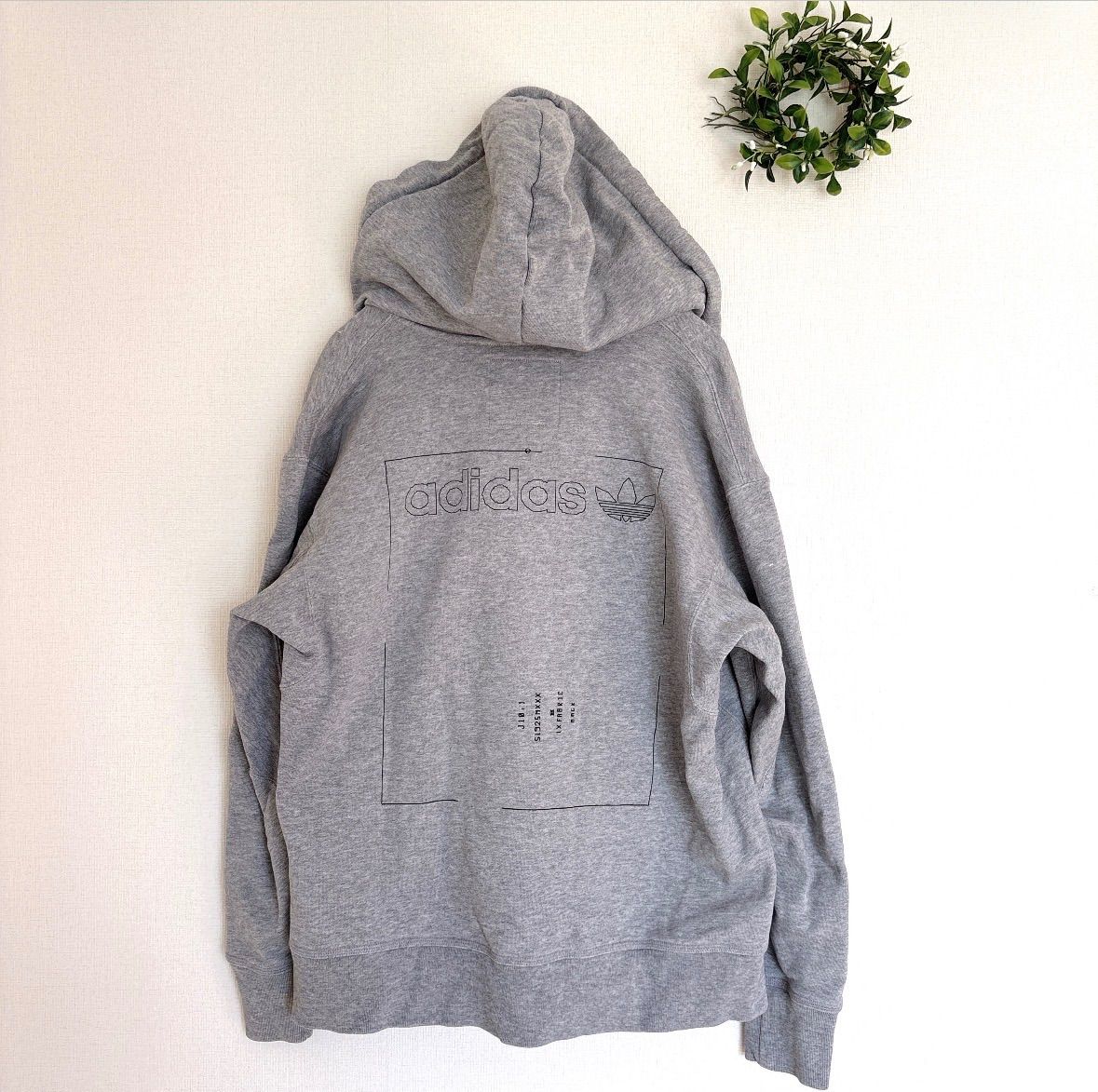 https://assets.mercari-shops-static.com/-/large/plain/2JXd75UcK9FEW9aEMdfiL3.jpg@jpg