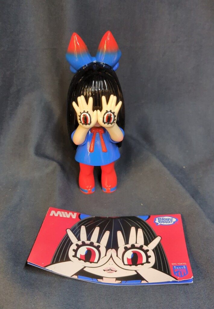 GRAPE BRAIN 手の目少女 にぎるちゃん FC TOKYO - メルカリ