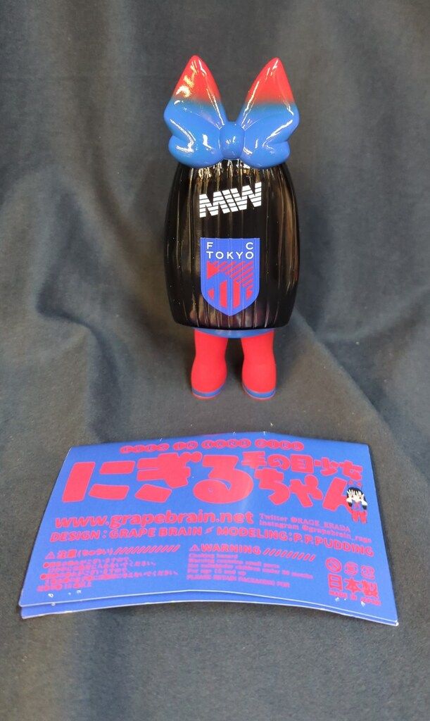 GRAPE BRAIN 手の目少女 にぎるちゃん FC TOKYO - メルカリ