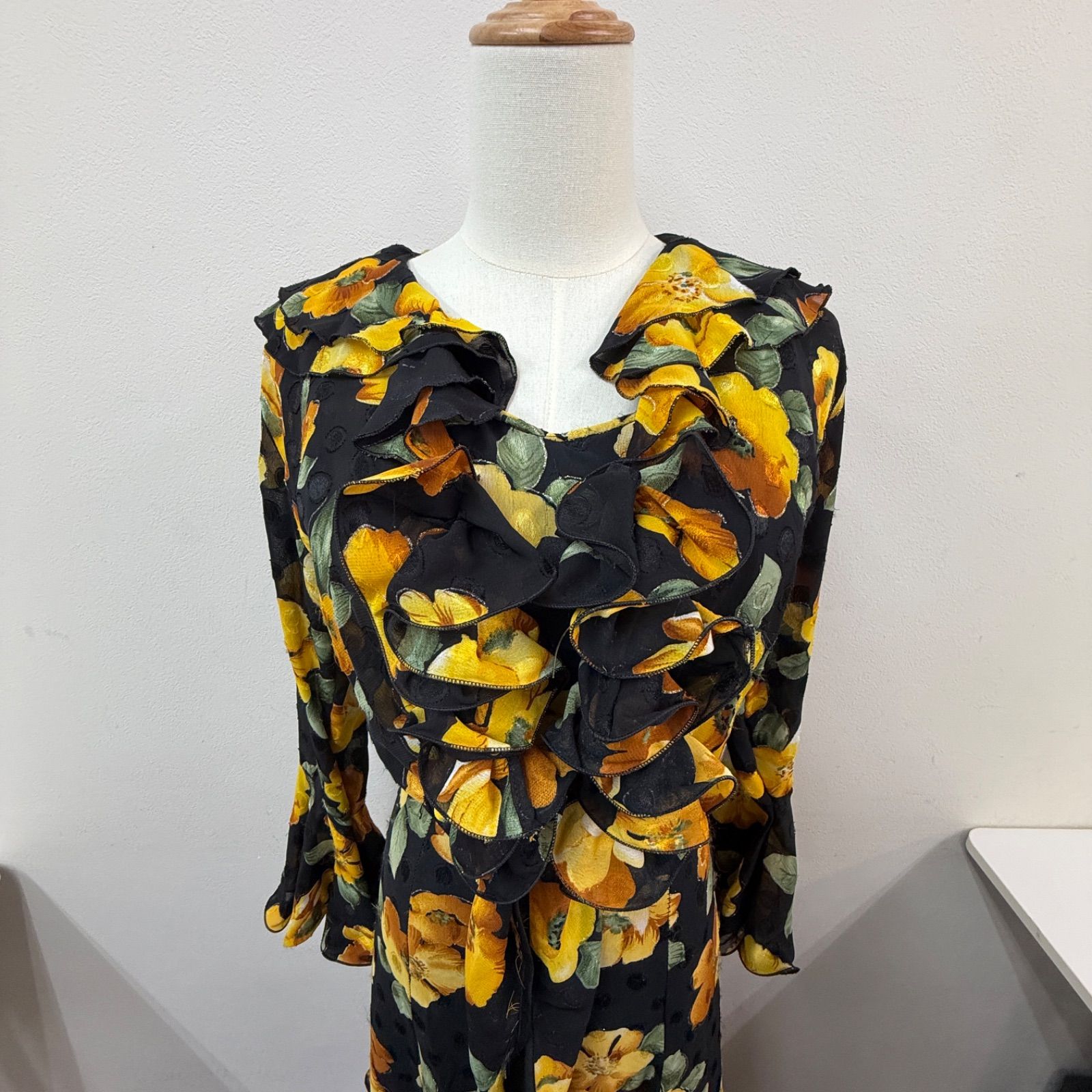 prima boutique】フラメンコ衣装 ツーピース セットアップ 黒 黄色 花