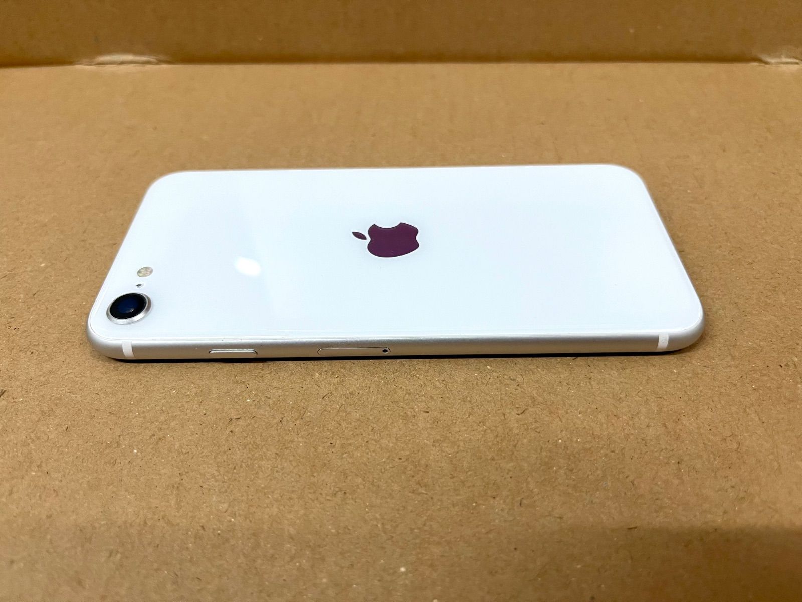 iPhoneSE 第2世代 64GB ホワイト 本体 - メルカリ