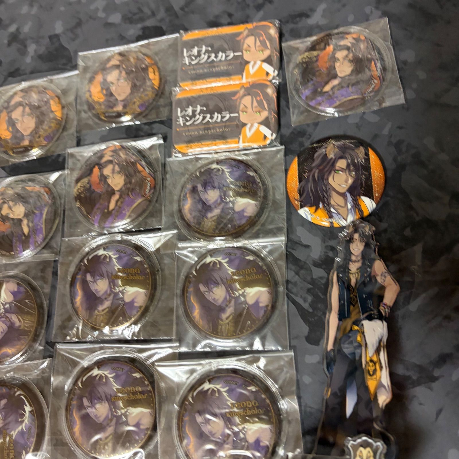 レオナ ツイステ まとめ売り 缶バッジ アクリルスタンド 391 - メルカリ