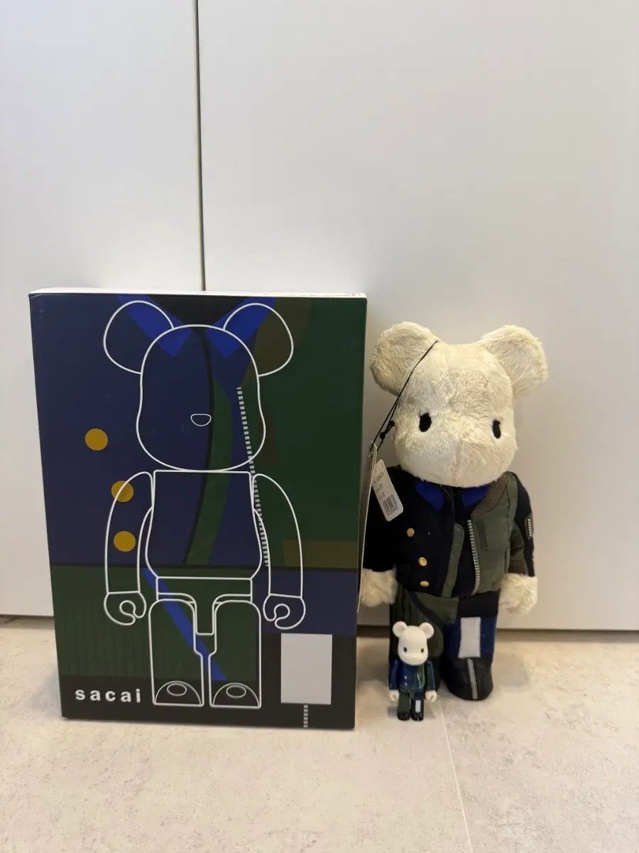 sacai be@rbrick 100％＆400％ BE@RBRICK SACAI 400/100 - メルカリ