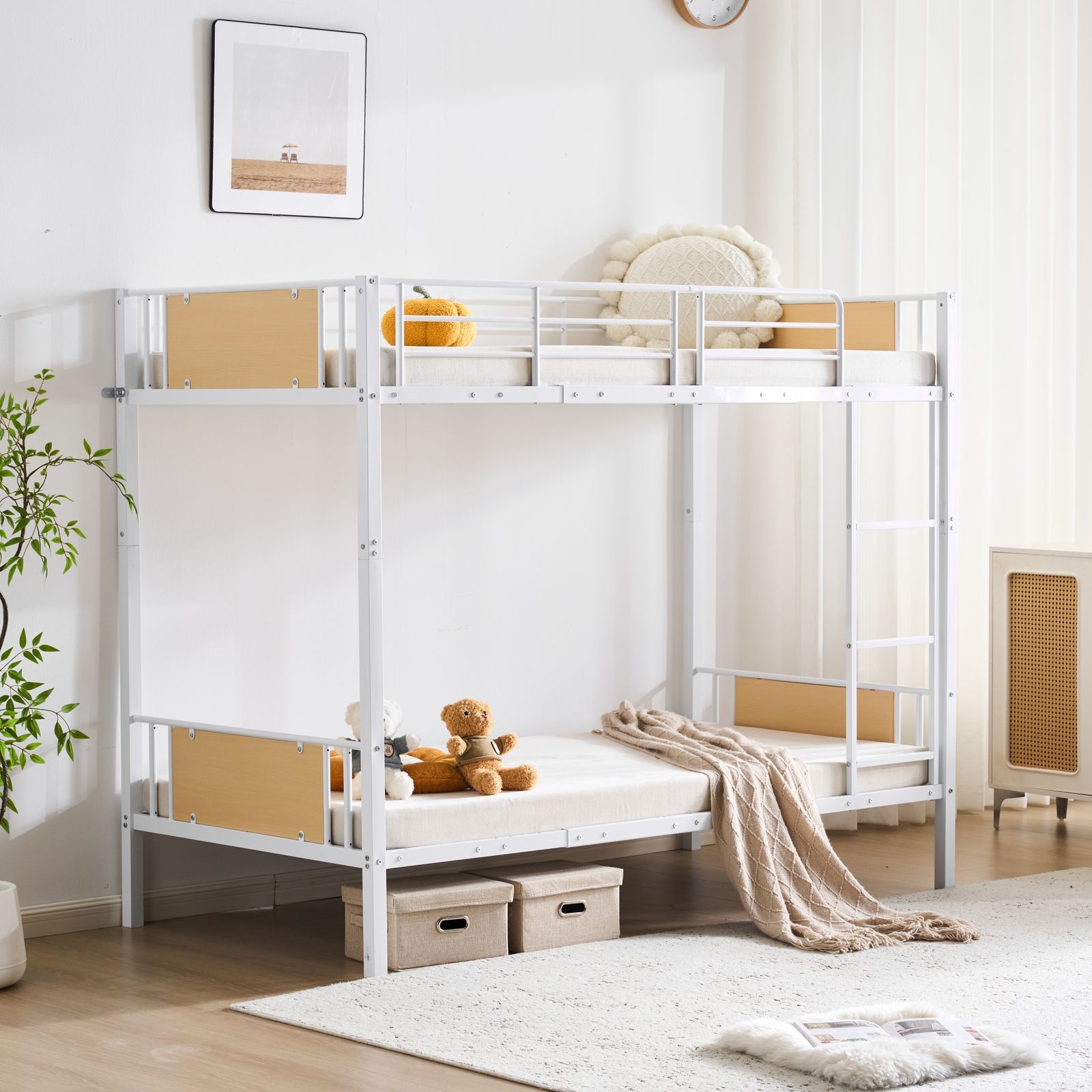【メルカリ限定価格】高級感溢れるベッド♪ ナント高さ調整も可能！　シングルサイズ 省スペースに2人分の寝床を確保 二段ベッド シングルベッド パイプ