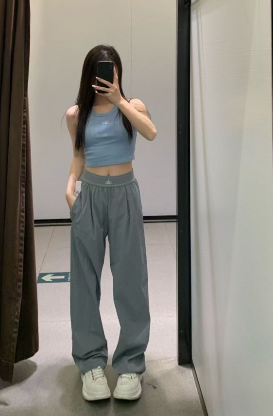 新品未使用 Alo Yoga パンツ ボトム トラウザー アローヨガ ブラック