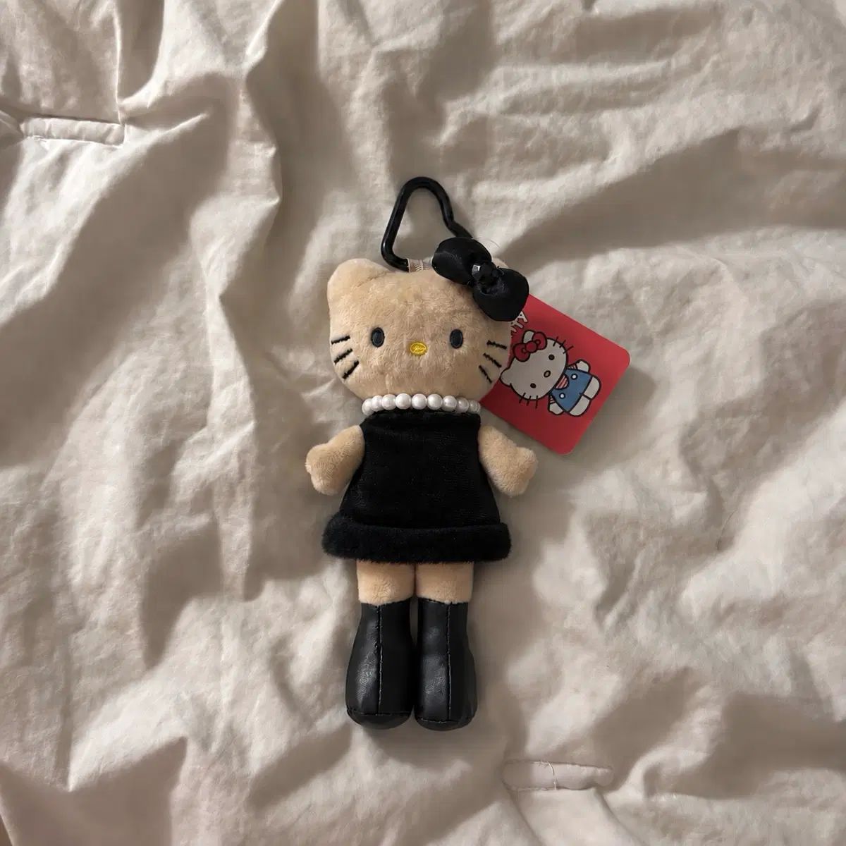 新品) HELLO KITTY ブラックドレス ロングダリキティ キーホルダー