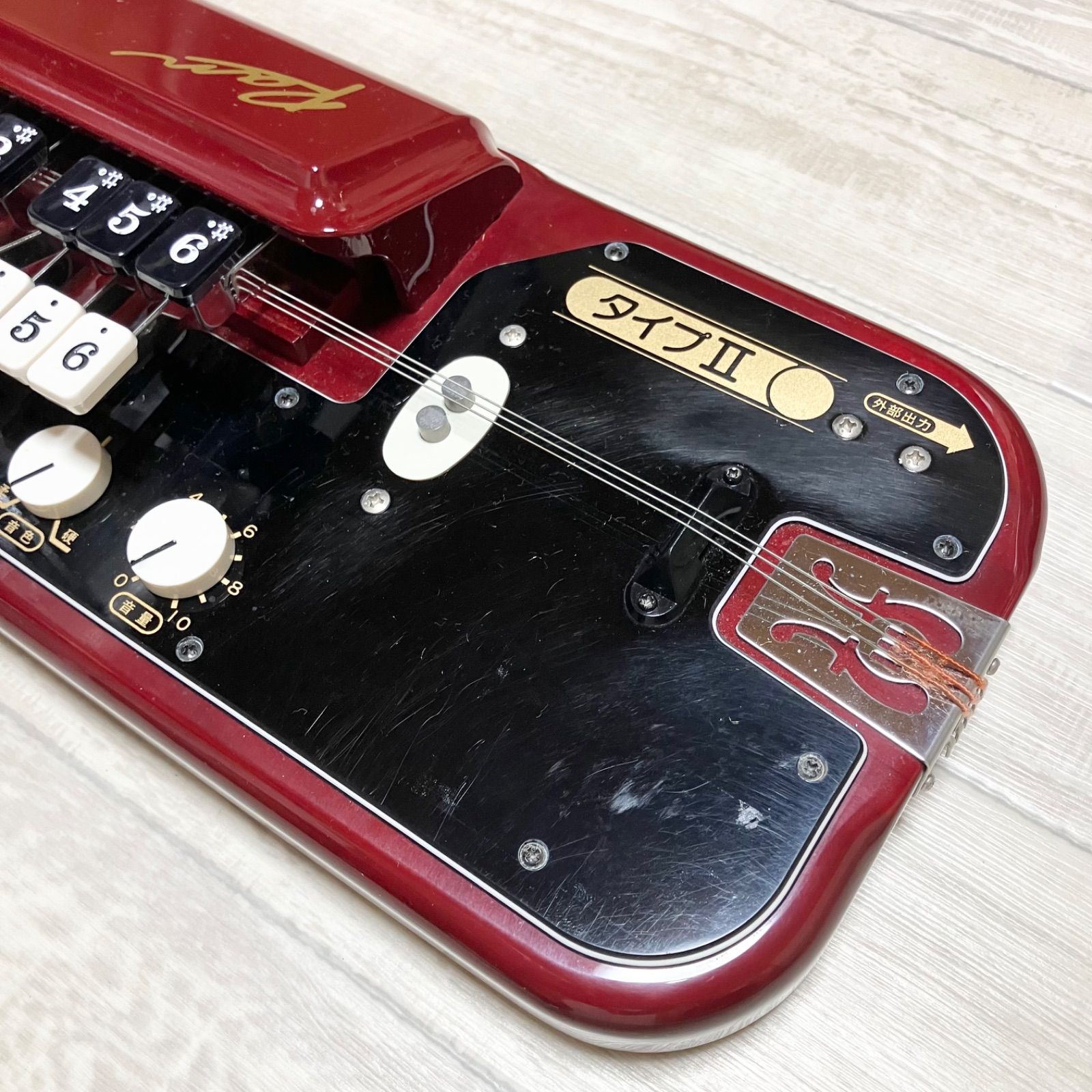 SUZUKI / 鈴木楽器 蘭 電気大正琴 エレキ大正琴 ケース付き スズキ 希少・美品】廃盤品 スズキ 電気大正琴 蘭 タイプⅡ ソプラノ 鈴木楽器