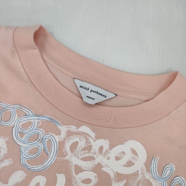 mina perhonen クルクルうねうね つぐ展 EV1914 サイズM 長袖Tシャツ