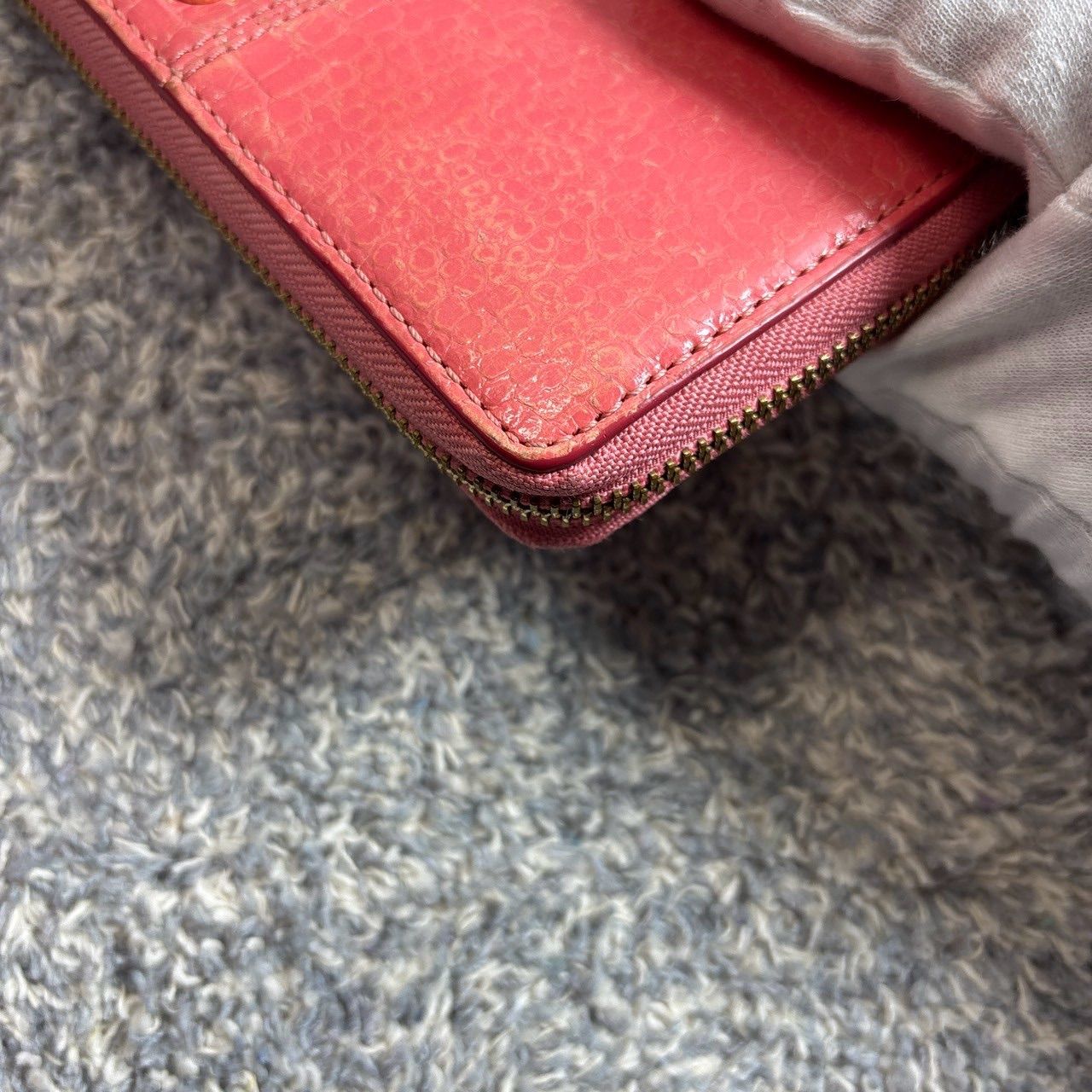 https://assets.mercari-shops-static.com/-/large/plain/2JXfWbkAsxNRxjnK8KmKjh.jpg@jpg