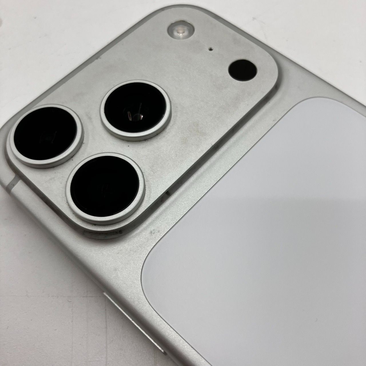 iPhone17Pro 256GB シルバー 動作品 Apple - メルカリ