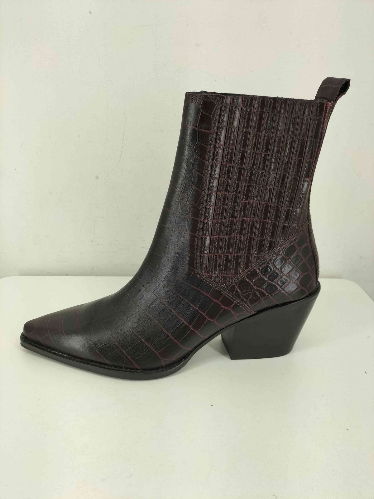 https://assets.mercari-shops-static.com/-/large/plain/2JXgMSpp9PFraVcShgi9eU.jpg@jpg