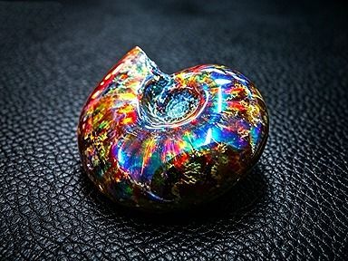 新品】 天然石（原石） 数万個の中の一個☆天然マダガスカル産 ☆ 両面