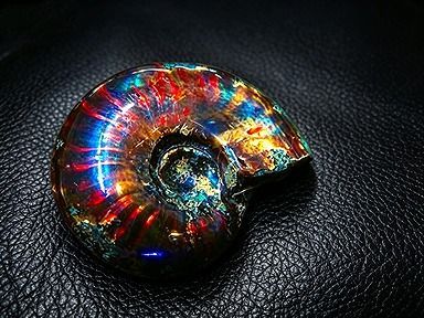 新品】 天然石（原石） 数万個の中の一個☆天然マダガスカル産 ☆ 両面