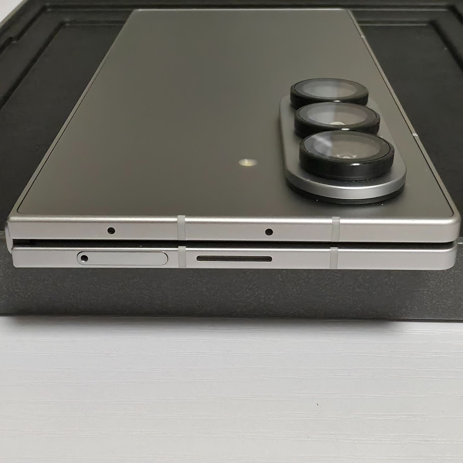Galaxy Z Fold7 シルバー 256GB 付属品新品・おまけ付き Galaxy Z Fold7 256GB SIMフリー シルバー - メルカリ