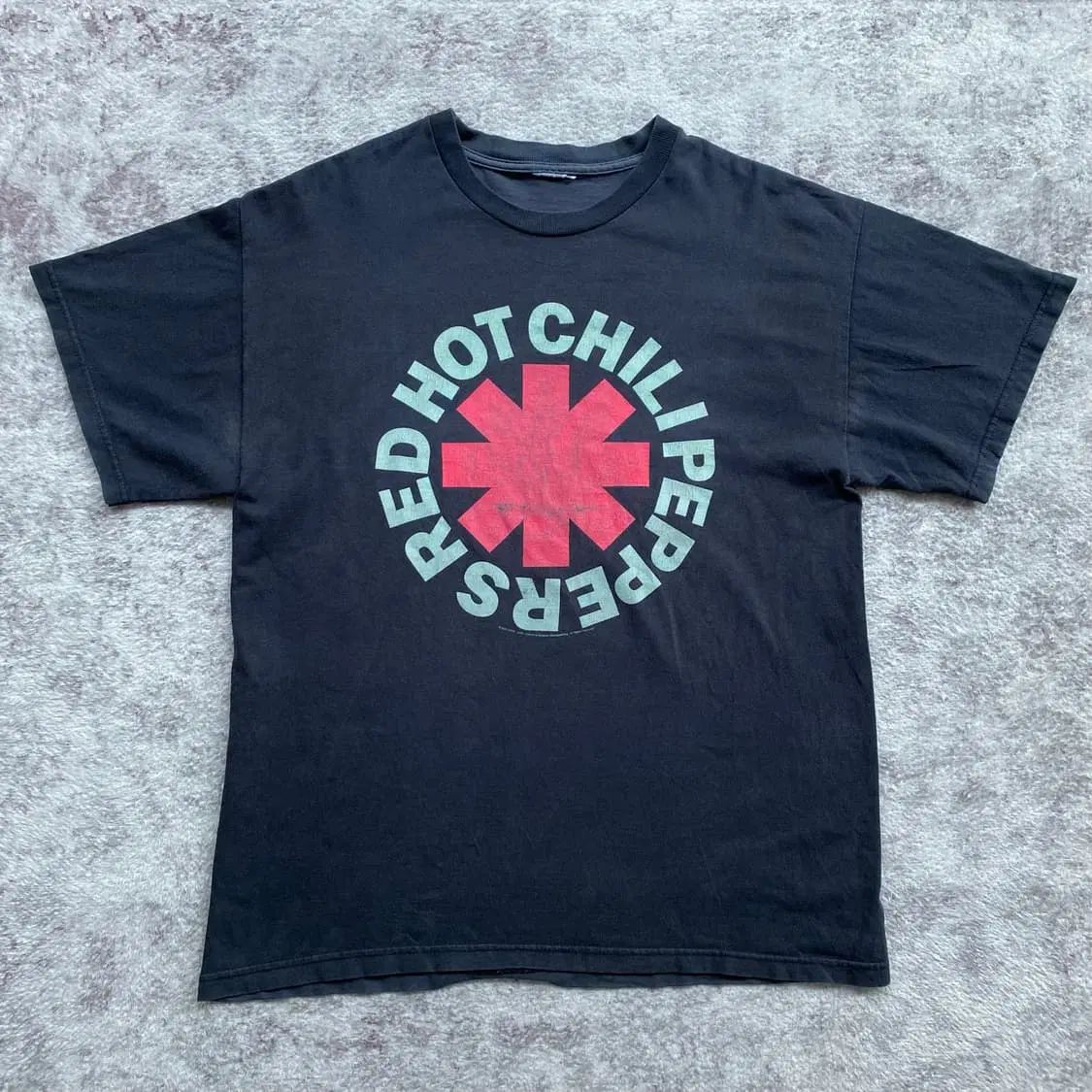 L) 00s レッドホットチリペッパーズ RHCP バンドTシャツ - メルカリ