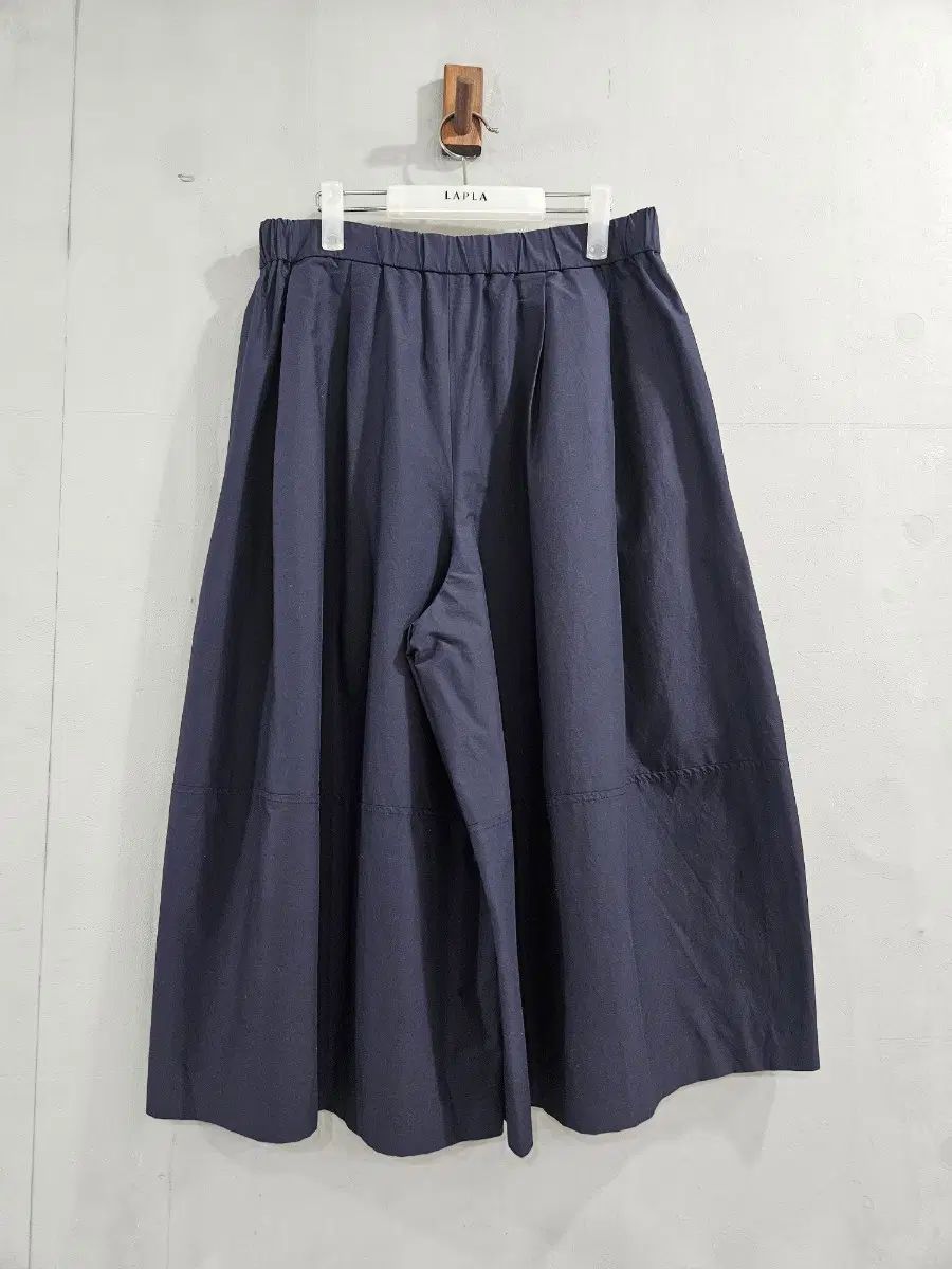 https://assets.mercari-shops-static.com/-/large/plain/2JXhqqwkNDeedrhdUDZohw.webp@jpg