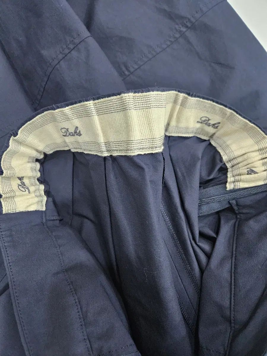 https://assets.mercari-shops-static.com/-/large/plain/2JXhqqwkgNZuyH9hYZWAWm.webp@jpg