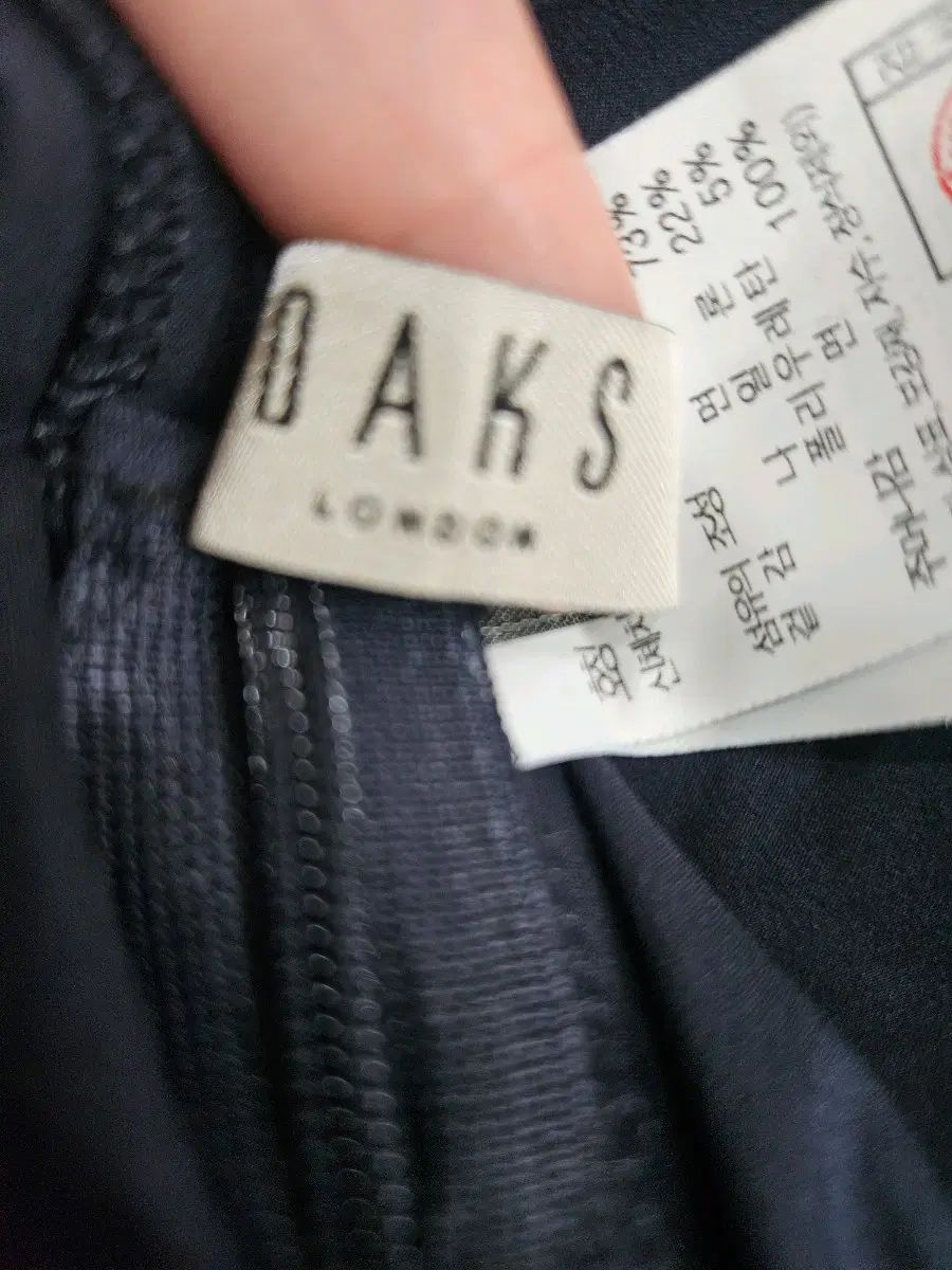 https://assets.mercari-shops-static.com/-/large/plain/2JXhqqwoqLfeQruWWQssxQ.webp@jpg