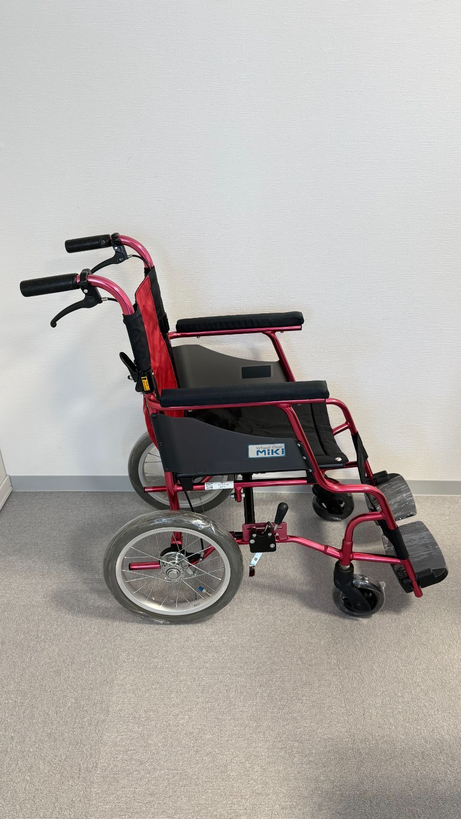 車椅子 キャリカルレッド MiKi 介助式 軽量 コンパクト 車イス 介護用