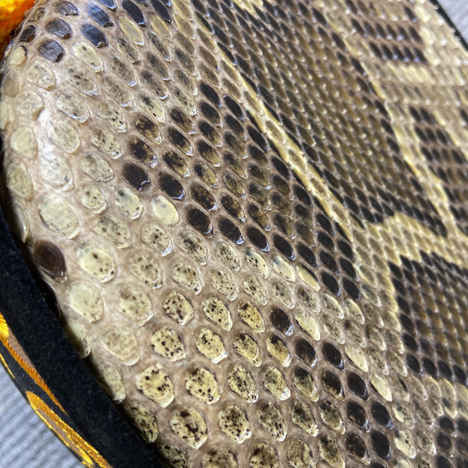 伝統工芸】沖縄 三線 蛇皮 本格派 琉球 和楽器 - メルカリ