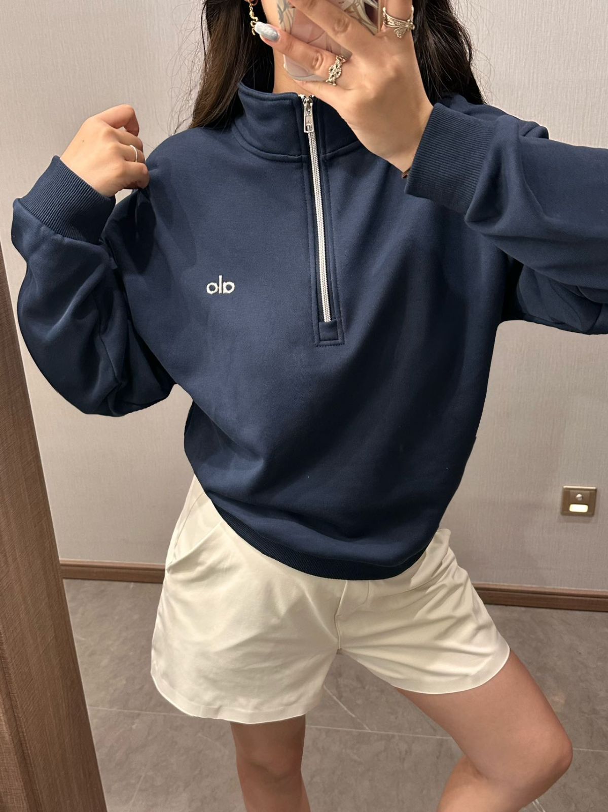 alo yoga ハーフジップ スウェット 3色展開 男女兼用 - メルカリ alo yoga ハーフジップ スウェット 3色展開 男女兼用 - メルカリ