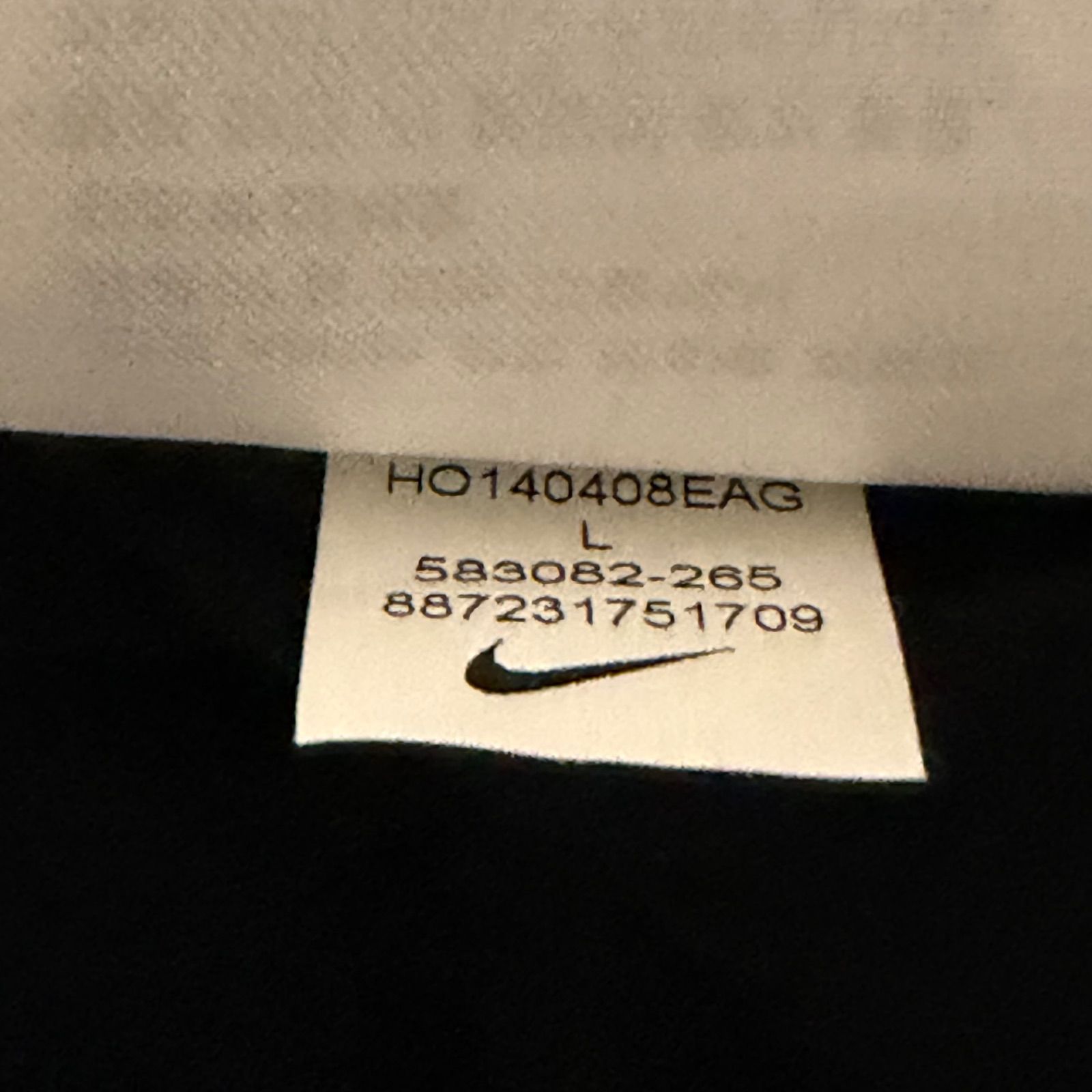 https://assets.mercari-shops-static.com/-/large/plain/2JXiAPiFXmY6U2ztuVwr6V.jpg@jpg