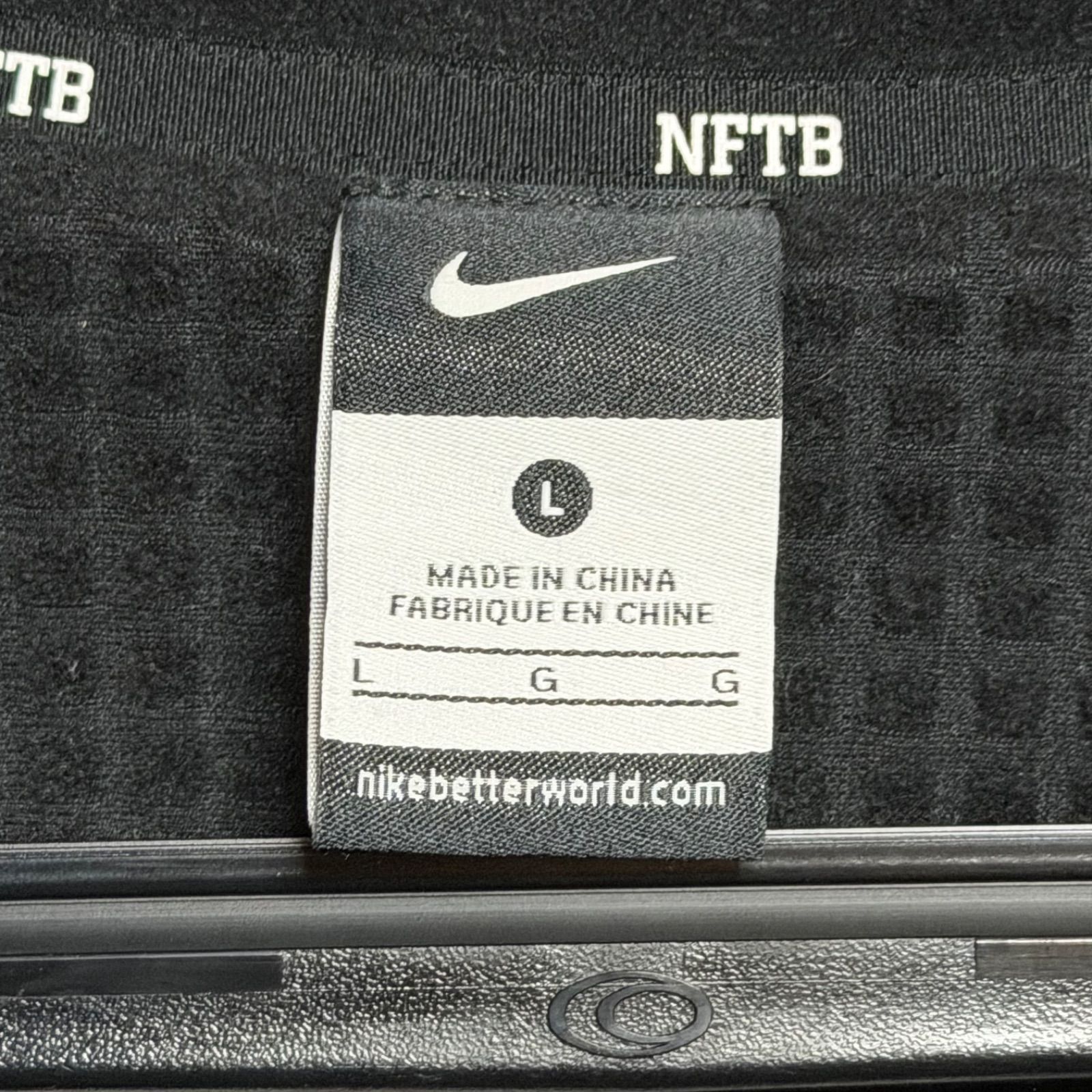 https://assets.mercari-shops-static.com/-/large/plain/2JXiAPnyzq5XT9ydvmJddJ.jpg@jpg