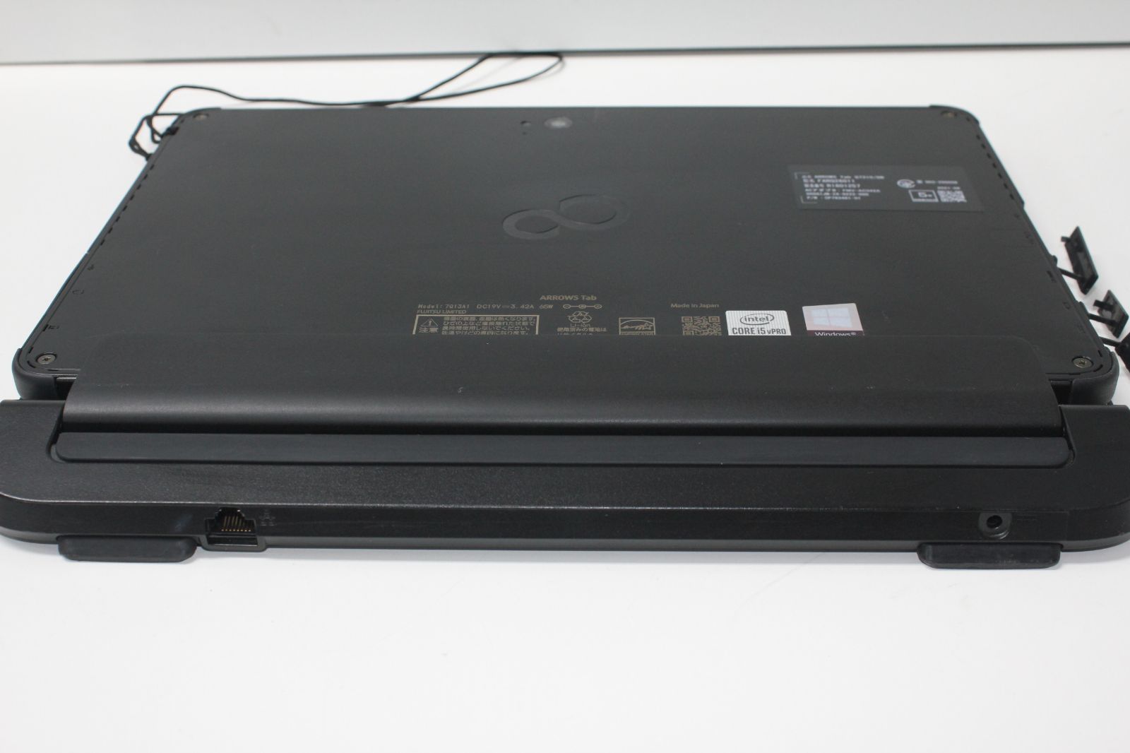 富士通/ARROWS Tab 〈Q7310/DB〉第10世代Core i5/128GB/メモリ8GB