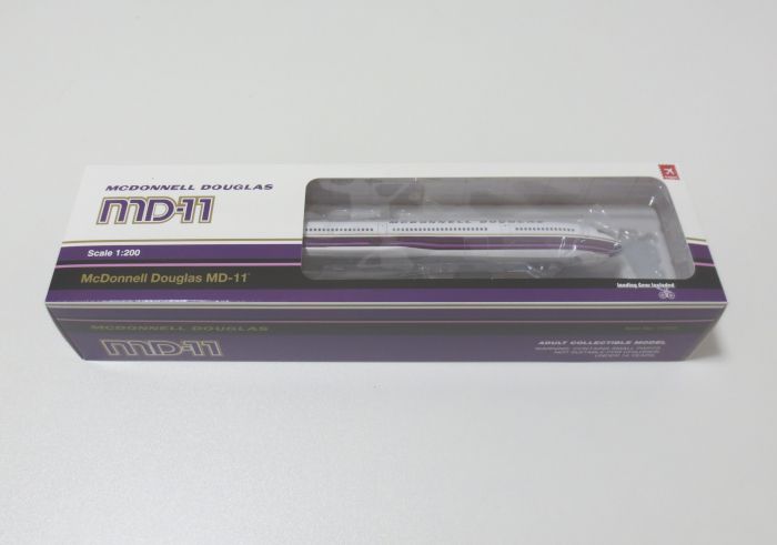 ホーガンウイングス 1/200 MD-11 マクドネル・ダグラスデモカラー 塗装済スナップフィットモデル 新品/未使用品