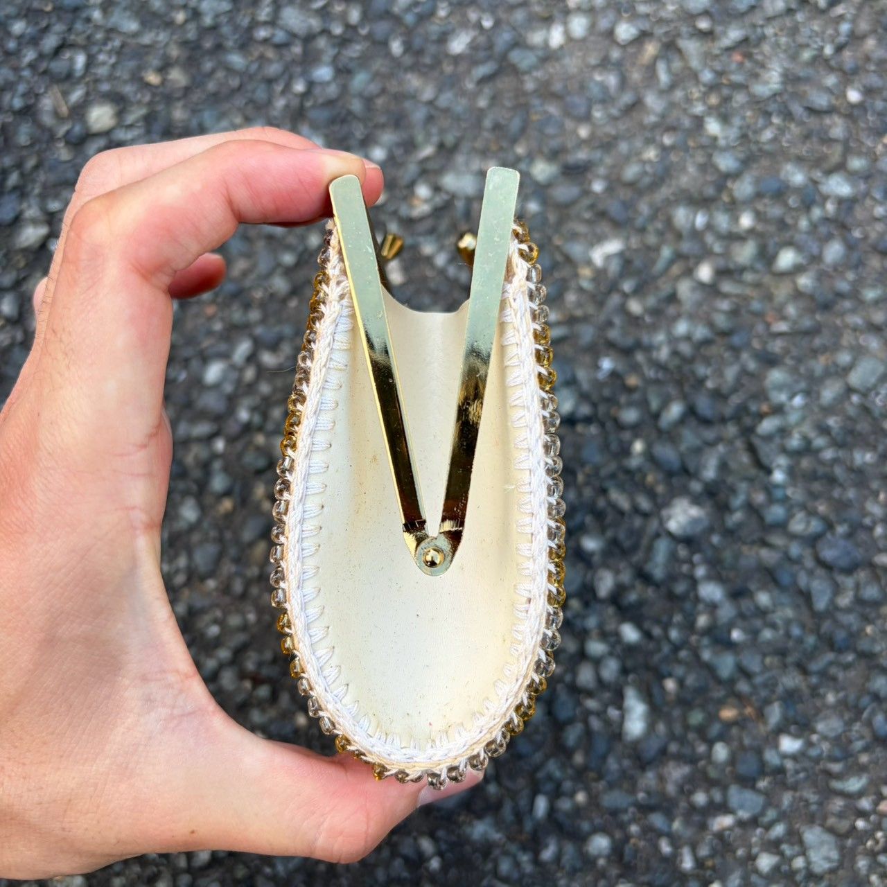 送料込み】総ビーズ がま口 クラッチバッグ 和装 パーティー ゴールド