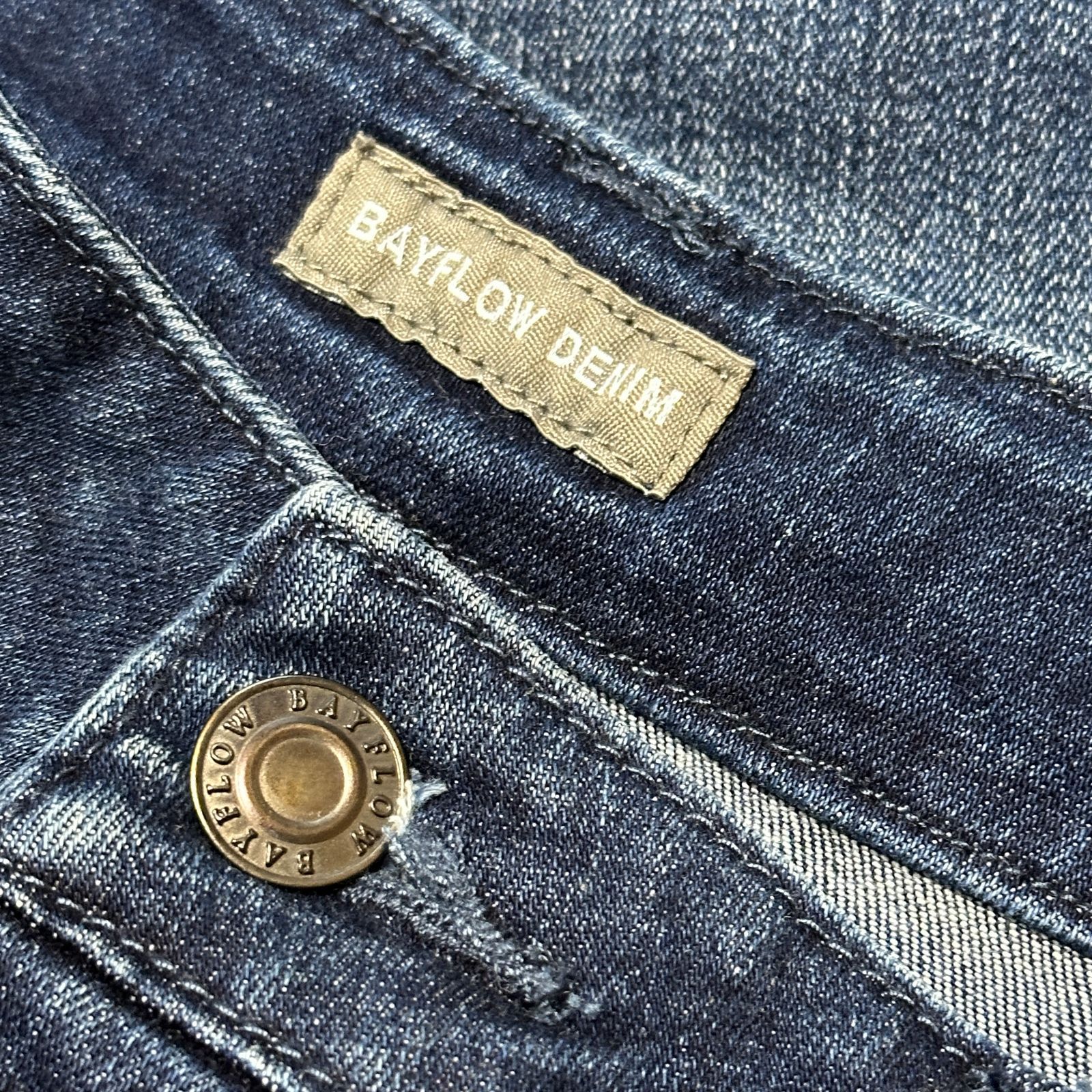 https://assets.mercari-shops-static.com/-/large/plain/2JXiLFiEftCSzgDuTMui3u.jpg@jpg